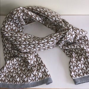 Beautiful Michael Kors Scarf